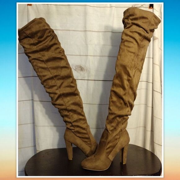 Wild Diva Shoes - Wild Deva knee high boots that gracefully embrace your legs size 7.5